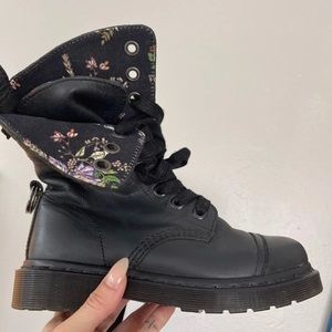 Dr Martens "AIMILITA" Boots
